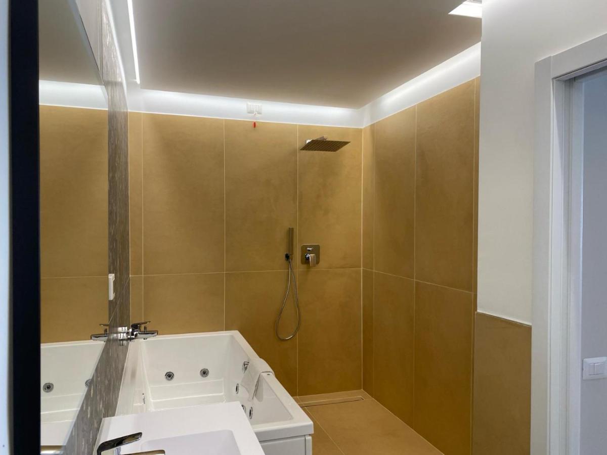 Oasi Village Hotel Milan Exterior photo