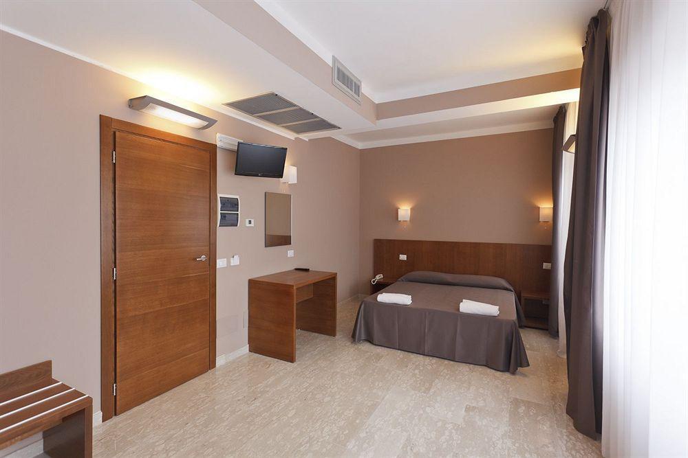 Oasi Village Hotel Milan Exterior photo